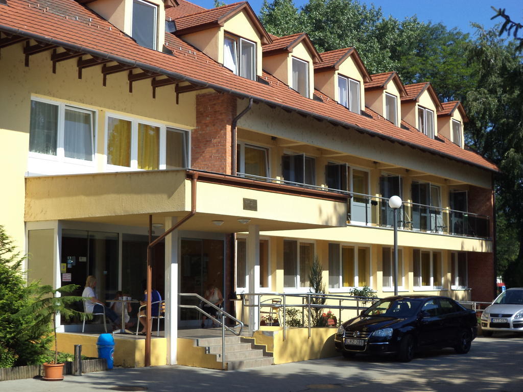 Touring Hotel Berekfürdő Zewnętrze zdjęcie