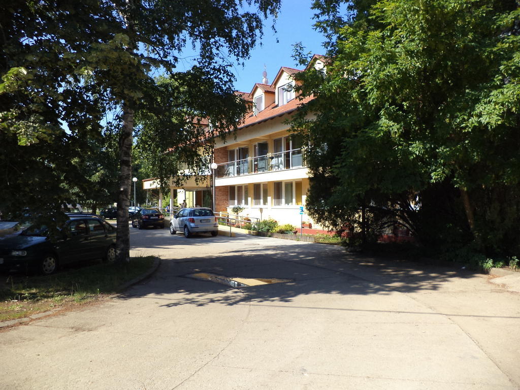 Touring Hotel Berekfürdő Zewnętrze zdjęcie